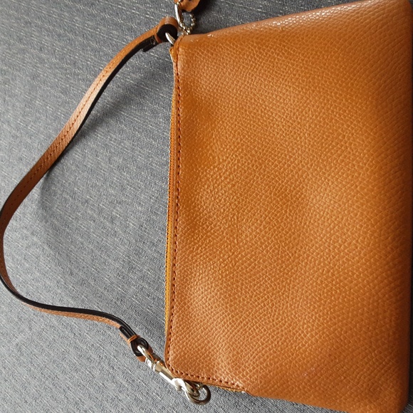 Coach Corner Zip Wristlet 6 x 4"  Excellent Condition - Picture 5 of 7